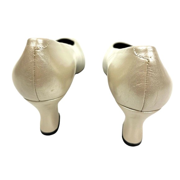 Joyce "Alice" Beige Size 9  Leather Pumps Shoes 2.5" Heel - Picture 3 of 5